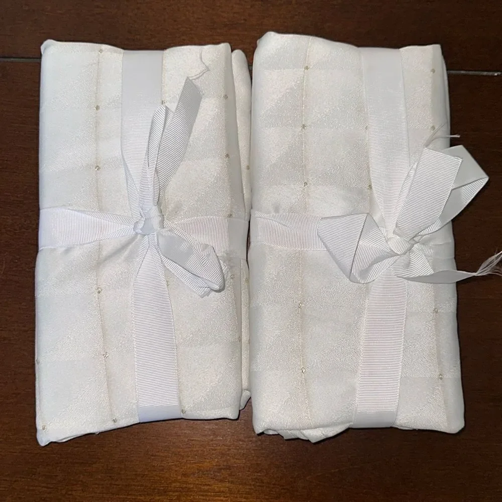 Wegmans Jem White Gold Metallic Polka Ombré Squares Holiday Set of 8 Napkins